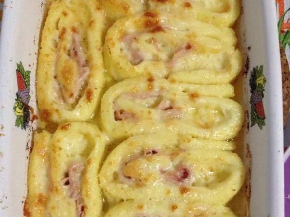 ROTOLO DI SEMOLINO RIPIENO