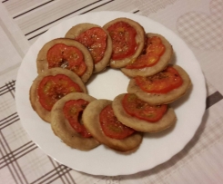 Focaccine al pomodoro con farine di baobab, grano saraceno e riso