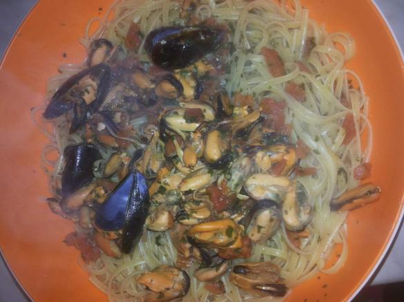 Spaghetti o linguine con cozze