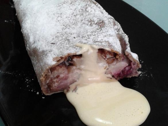 STRUDEL CON ROBIOLA AL CARDAMOMO E ZABAIONE AL PORTO ~ contest strudel ~