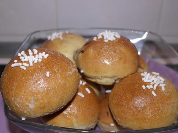 Panini dolci all'uvetta (con lievito madre)