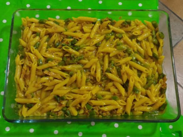 Mezze penne risottate con la curcuma, asparagi e speck
