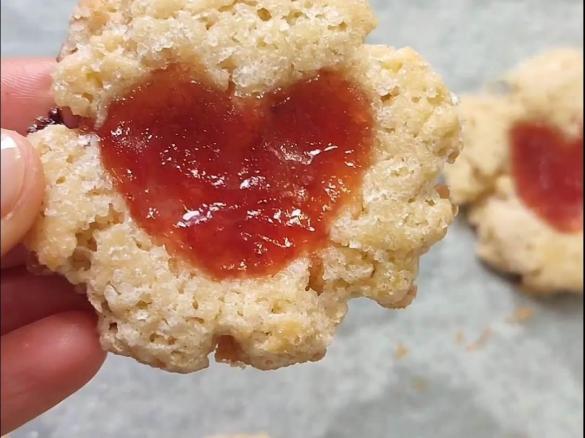 BISCOTTI CUORE DI MARMELLATA