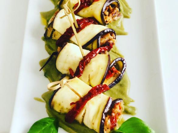 Involtini di melanzane su vellutata di fave fresche "contest legumi"