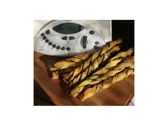 FRUSTINE DI SEMOLA ALLE OLIVE E PEPERONCINO