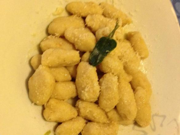 Capunsei  (gnocchi di pane)