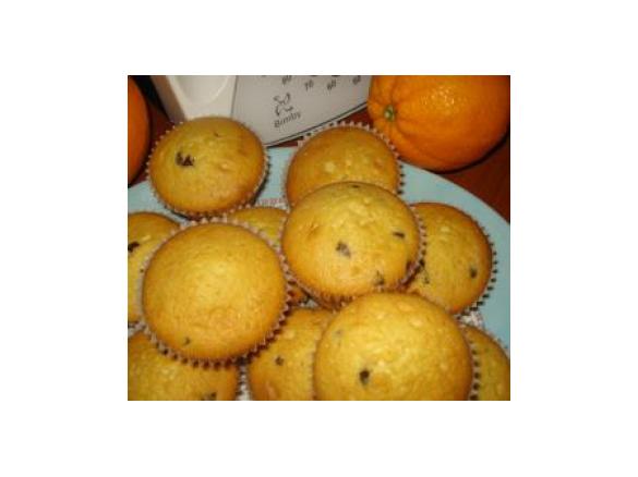 Muffin al profumo d'arancia con gocce di cioccolato