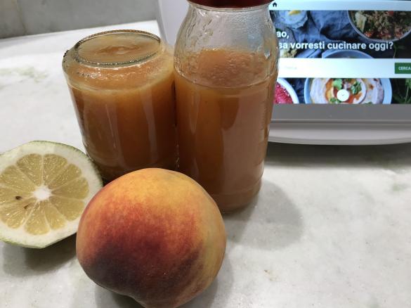 Sciroppo di pesca noce