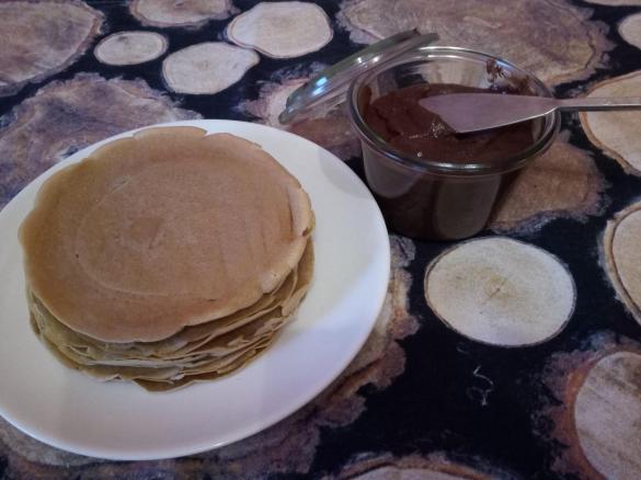 La colazione della domenica ~ Pancrepes e crema di nocciole e cacao