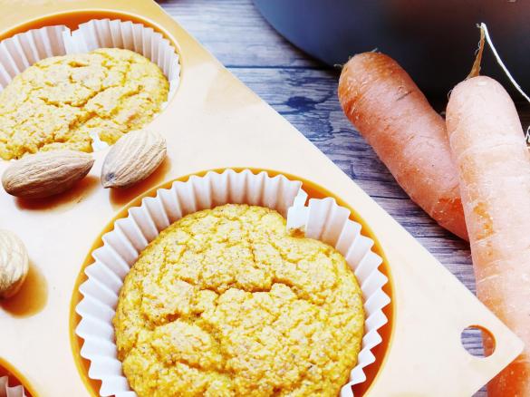 Tortine rustiche alle carote, arancia e mandorle (senza glutine né lattosio)