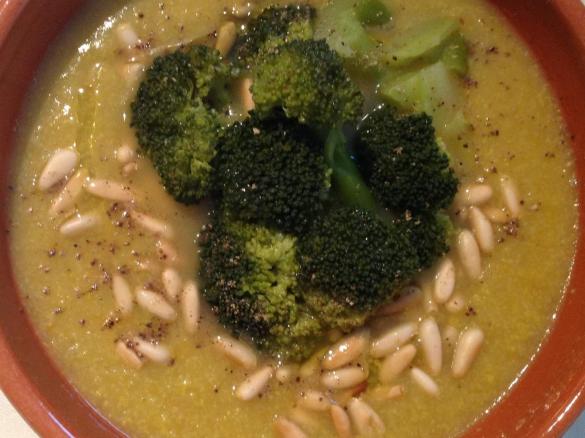 Crema di Cavolfiore con Broccoletti e Pinoli