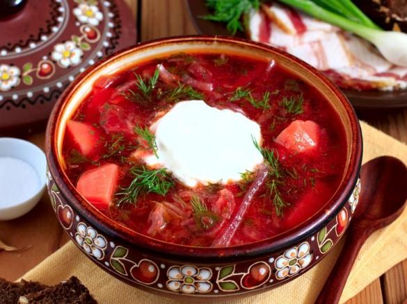 Borsch - zuppa con barbabietola - ricetta Europa dell'est
