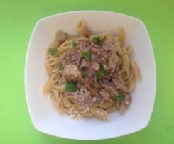 Mezze penne salsiccia e funghi