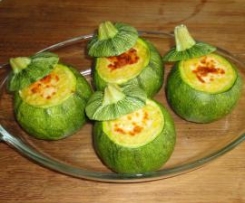 Zucchine tonde con orzotto zafferano e scamorza