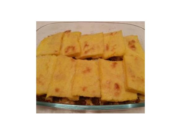 Sformato di polenta con salsiccia e gorgonzola