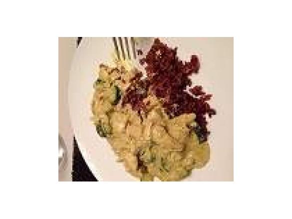 RISO ROSSO INTEGRALE CON POLLO AL CURRY E ZUCCHINE