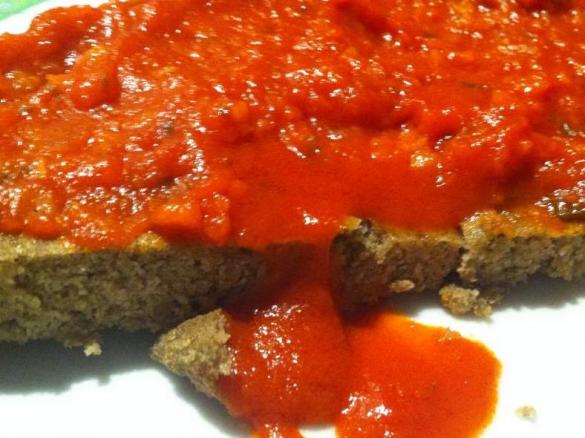 Farifrittata con farina di lenticchie e ragù di verdure