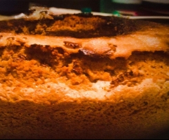 Ciambellone soffice al caffè con nocciole e cioccolato fondente