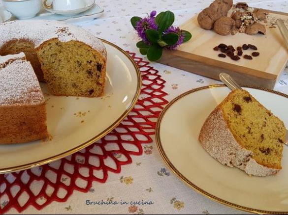 Ciambella rustica con uvetta e noci