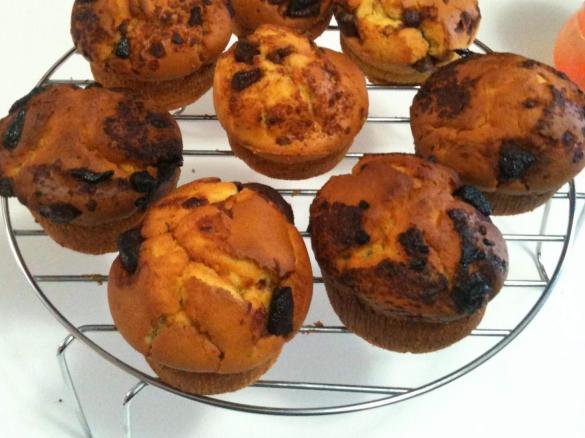 Muffin ricotta e gocce di cioccolato al latte