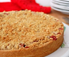TORTA CRUMBLE DI FRAGOLE MASCARPONE E NOCCIOLE