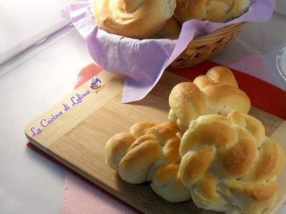 Panini allo yogurt aromatizzati all'aglio