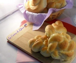 Panini allo yogurt aromatizzati all'aglio