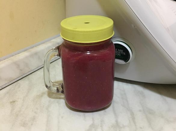 Smoothie alla barbabietola e mandorle "Contest rape"