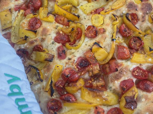 Focaccia barese con peperoni
