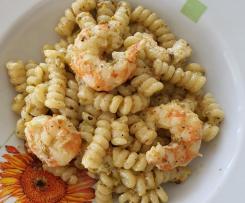 Pasta con gamberi e pesto di pistacchi