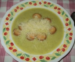 Vellutata di zucchine genovesi con crostini dorati ed emmental rapé