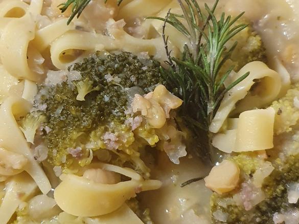 Pasta ceci e broccoli