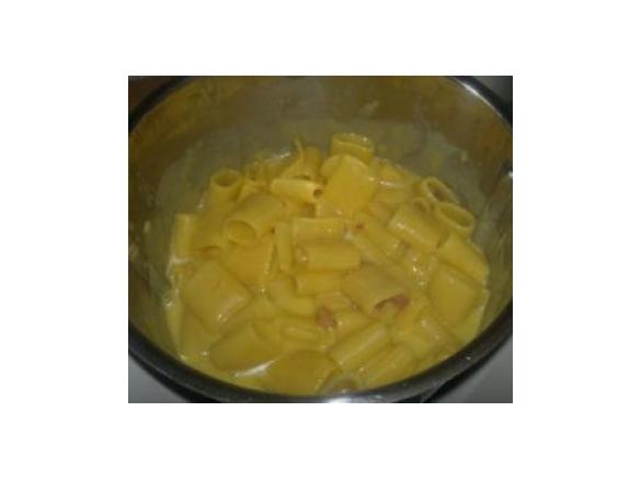 Pasta risottata: Penne Speck, panna e zafferano