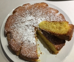 Torta di mele con panna e yogurt