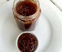 Marmellata di pesche aromatizzata al sesamo