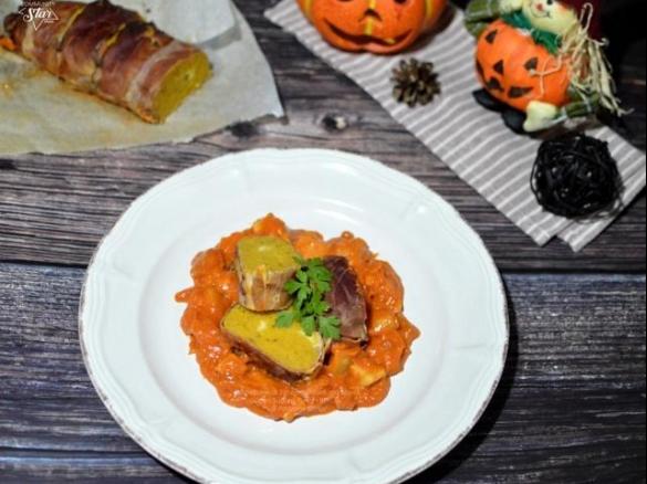 Polpettone di zucca bardato allo speck con sugo ai funghi "STAFFETTA HALLOWEEN"