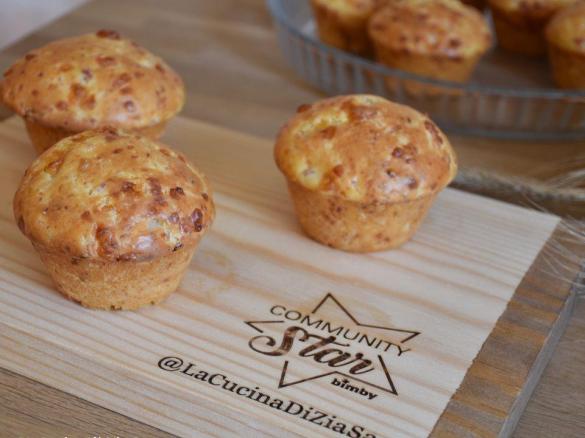 Muffin salati speck e scamorza