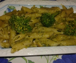 Penne rigate con broccoletti e salmone