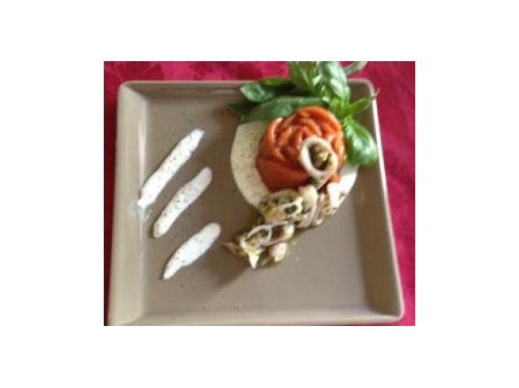 Gelatina di Gazpacho con salsa di burrata e calamari al limone. Team Mezzalira Div.Adda