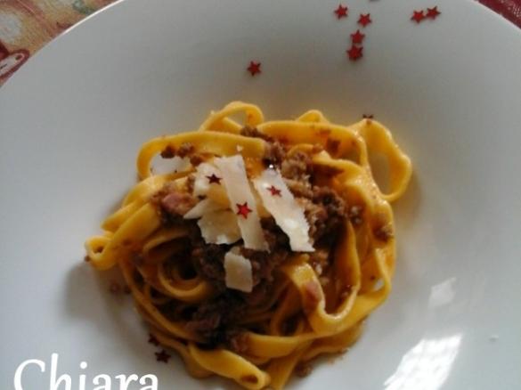 Tagliatelle parmigianose con ragù all'aceto balsamico - Natale