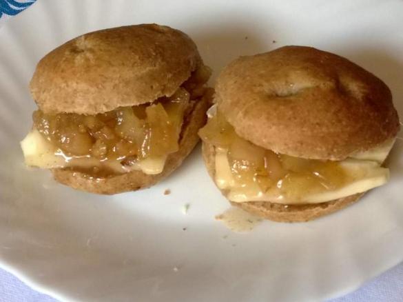 FOCACCINE INTEGRALI CON COMPOSTA DI PERE - LUCIA MOSCIA