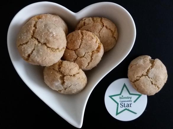 BISCOTTI DI NOCI E MANDORLE "Contest davanti alla TV"