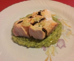 Filetto di salmone con crema di broccoli