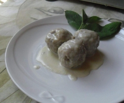 Gnocconi di pane(reciclone) con speak e salsa al formaggio