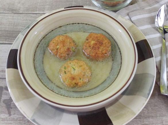 POLPETTE DI TACCHINO E ZUCCHINE IN BRODO