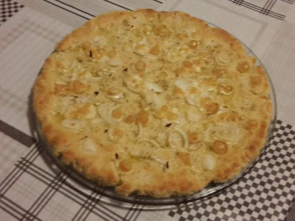 Focaccia alle cipolle fresche e scamorza (senza glutine)
