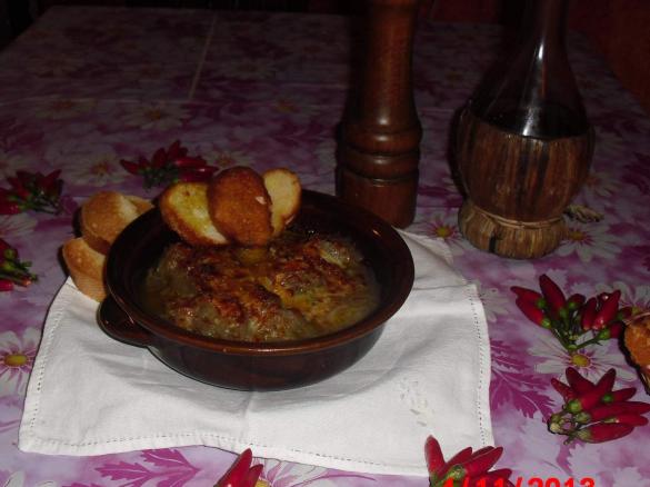 Zuppa di cipolle gratinata 