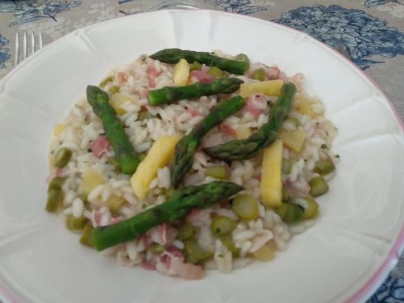 Risotto con asparagi, pancetta e ananas