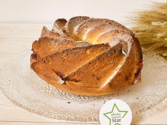 Ciambella allo yogurt e prugne