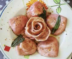 Rose e cuoricini ripieni di prosciutto cotto alla brace e ricotta
